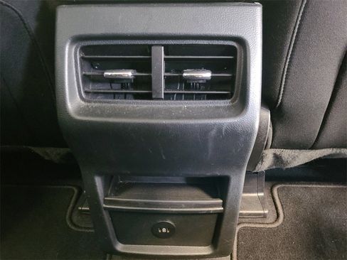 Used 2023 Ford Edge SEL image 22