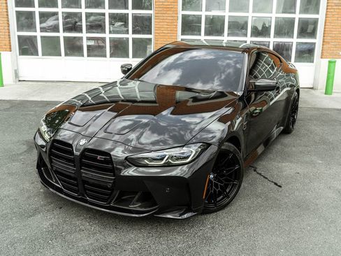 Used 2022 BMW M4 Competition w/ M Carbon Exterior Package RWD image 2