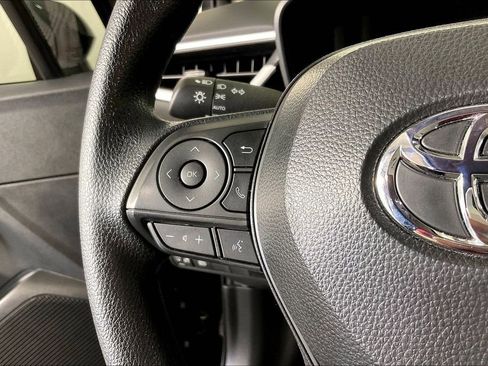 Used 2025 Toyota Corolla LE image 26