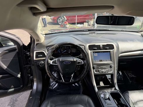 Used 2018 Ford Fusion Energi SE FWD image 11