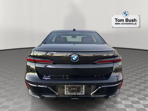 New 2026 BMW i7 xDrive60 w/ Executive Package image 4