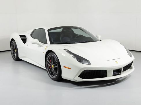 Used 2016 Ferrari 488 Spider image 7