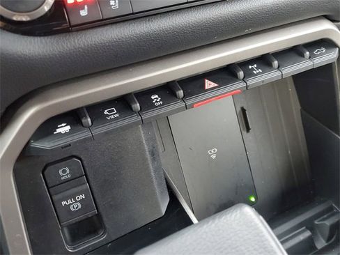 Used 2025 Toyota Tundra Limited image 35