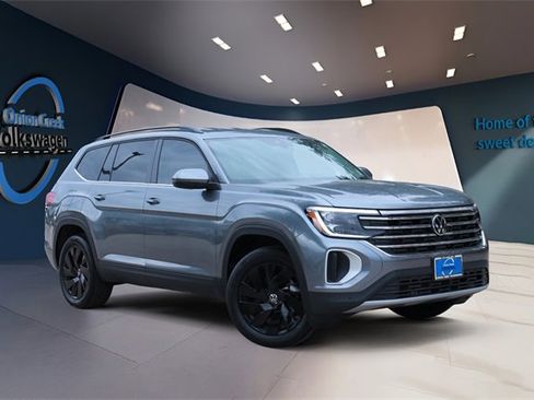 Certified 2025 Volkswagen Atlas SE image 1