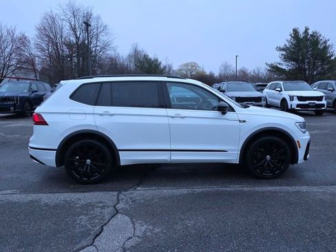 Used 2021 Volkswagen Tiguan SE R-Line AWD/4WD image 9