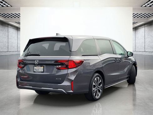 Used 2025 Honda Odyssey Elite image 7