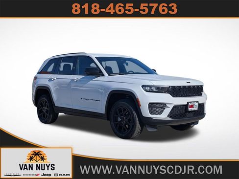 New 2025 Jeep Grand Cherokee Altitude image 1