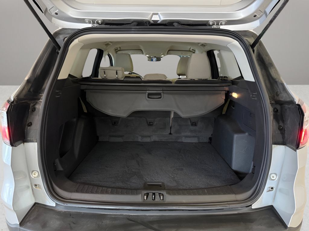 Used 2017 Ford Escape SE FWD image 9