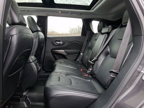 Used 2020 Jeep Cherokee Limited w/ Technology Group AWD/4WD image 13