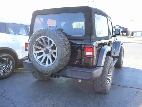 Used 2020 Jeep Wrangler Sport image 14