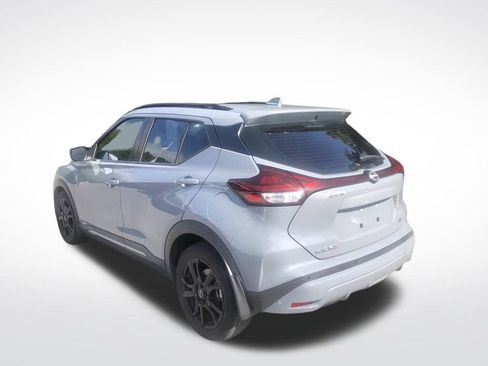 Used 2022 Nissan Kicks SR FWD image 2