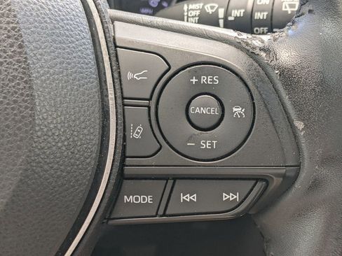 Used 2019 Toyota RAV4 XLE Premium image 25
