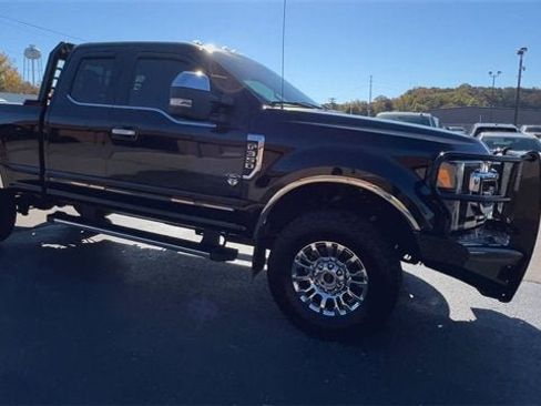 Used 2021 Ford F350 Lariat w/ Chrome Package image 2