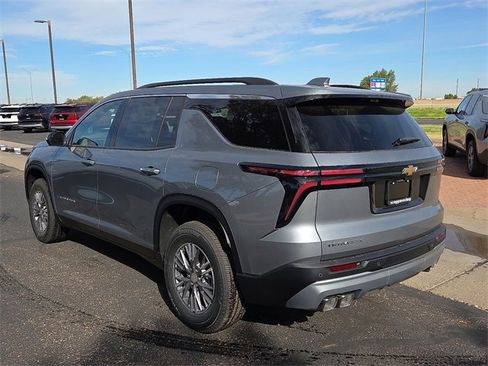 New 2026 Chevrolet Traverse LT image 3