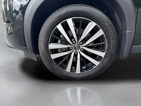 Used 2025 Nissan Pathfinder Platinum AWD/4WD image 4