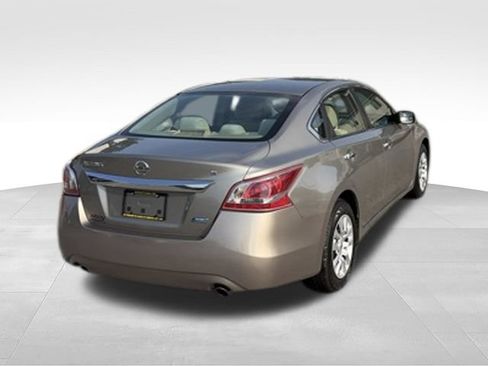 Used 2013 Nissan Altima 2.5 S FWD image 23