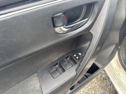 Used 2019 Toyota Corolla LE image 19