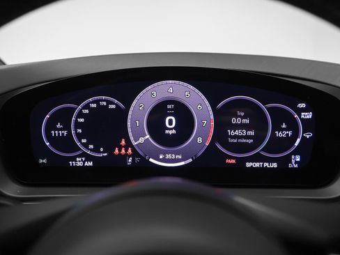 Certified 2025 Porsche Cayenne GTS AWD/4WD image 38