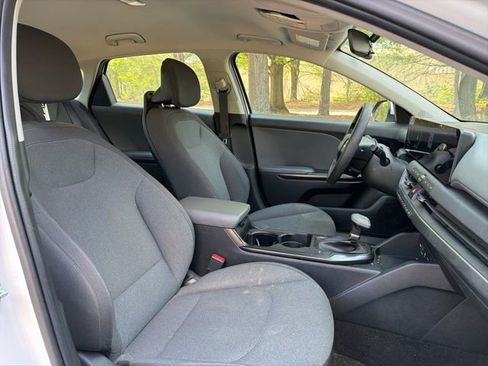 Used 2025 Kia K4 LXS image 22
