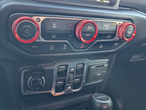 Used 2022 Jeep Gladiator Overland w/ Popular Equipment Package AWD/4WD image 13