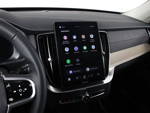 Used 2026 Volvo XC90 B6 Plus image 9