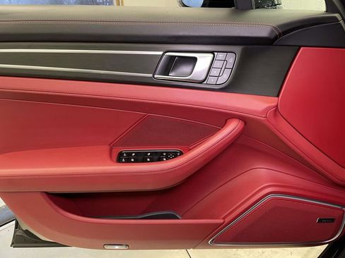 Used 2022 Porsche Panamera 4 Platinum Edition image 36