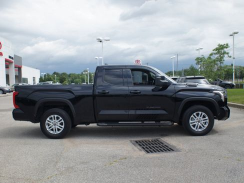 Used 2024 Toyota Tundra SR5 w/ SR5 Premium Package AWD/4WD image 21
