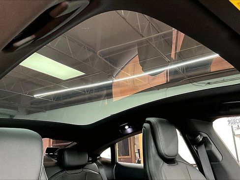 Used 2021 Porsche Taycan image 17