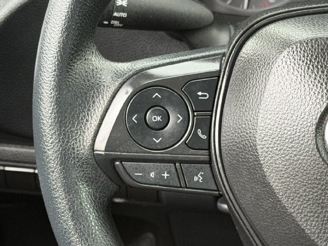 Used 2025 Toyota Corolla LE FWD image 13