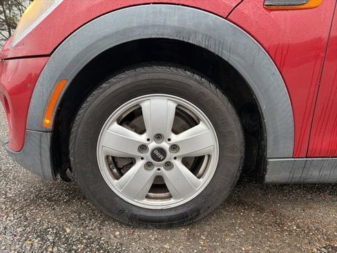 Used 2015 MINI Cooper 4-Door Hardtop image 9