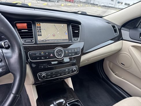 Used 2015 Kia Cadenza Premium image 29