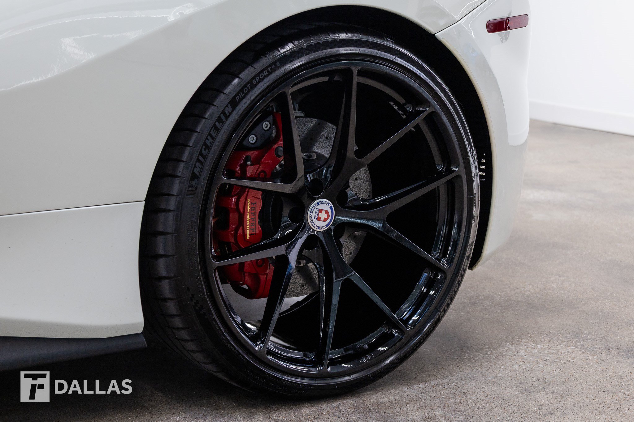 Used 2017 Ferrari 488 GTB RWD image 6