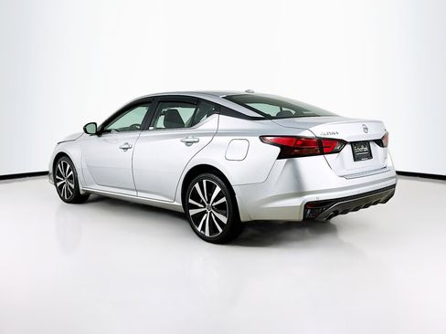 Used 2020 Nissan Altima 2.5 SR w/ Premium Package image 5
