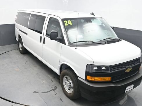 Used 2024 Chevrolet Express 3500 LS RWD image 25