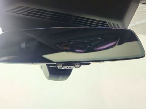 Used 2023 BMW 740i w/ Executive Package image 59