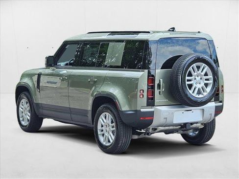 New 2025 Land Rover Defender 110 S image 9