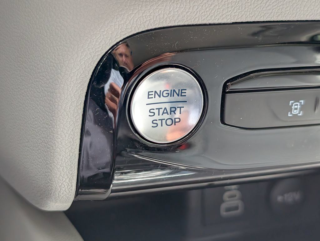 Used 2024 Ford Escape Active w/ Tech Pack #1 FWD image 30