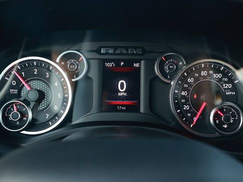 New 2026 RAM 1500 Express AWD/4WD image 17