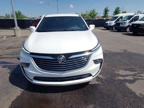 Certified 2024 Buick Enclave Essence AWD/4WD image 3