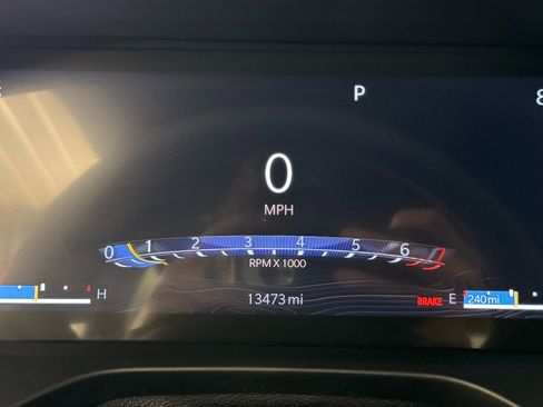 Used 2024 Jeep Grand Cherokee Limited image 19