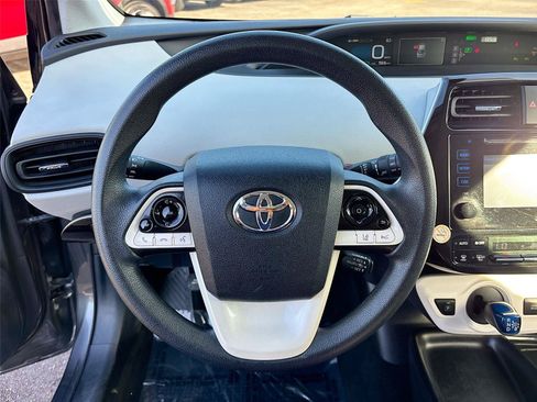 Used 2018 Toyota Prius Two w/ Prius Two Safety Plus Package FWD image 11