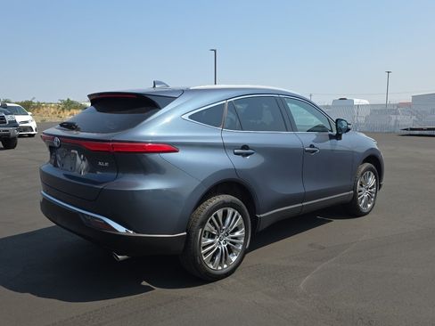 Certified 2023 Toyota Venza XLE AWD/4WD image 8