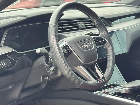 Used 2023 Audi e-tron S Prestige w/ Prestige Package image 10