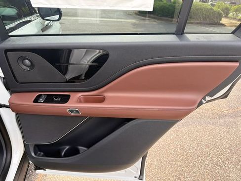 New 2026 Lincoln Aviator Reserve w/ Jet Appearance Package AWD/4WD image 18