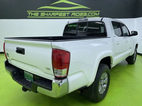 Used 2017 Toyota Tacoma SR5 w/ Tow Package image 10