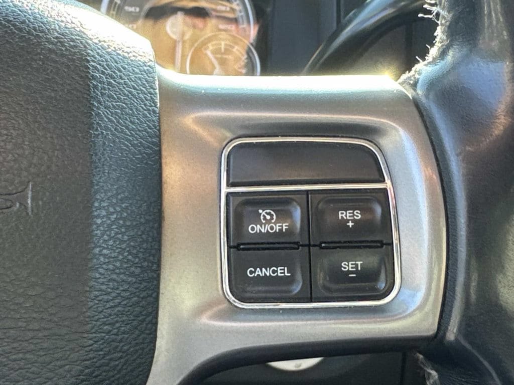 Used 2015 RAM 2500 Limited AWD/4WD image 35