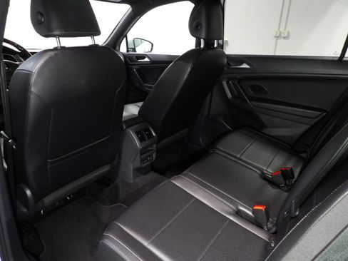 Used 2019 Volkswagen Tiguan SEL R-Line AWD/4WD image 10