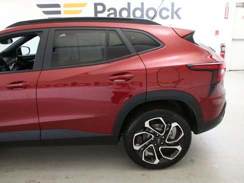 Used 2024 Chevrolet Trax RS w/ Sunroof Package FWD image 5