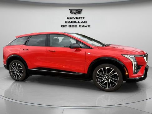 Certified 2025 Cadillac Optiq Sport 2 image 12