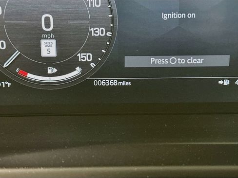 Used 2025 Land Rover Defender 110 X-Dynamic SE AWD/4WD image 13